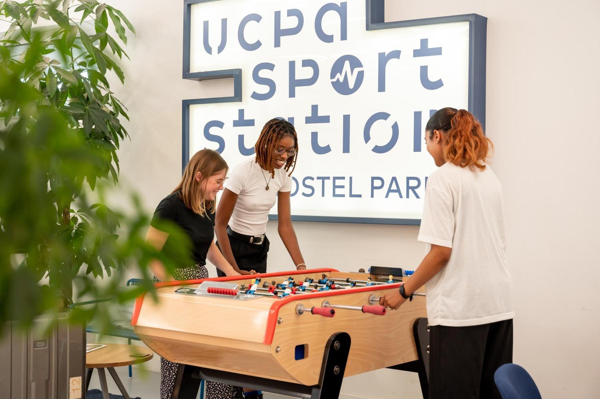 Ucpa Sport Station Hostel Париж Екстериор снимка